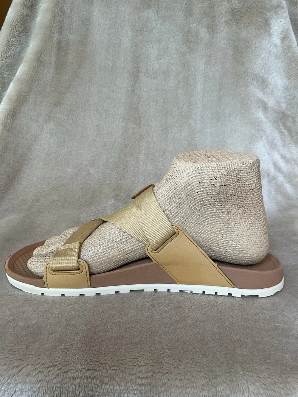 Chaco Women’s Lowdown Slide Sandals color Curry Size 10